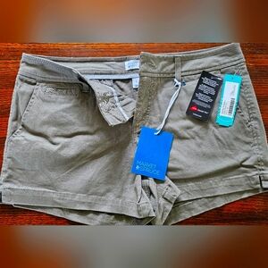 Market and Spruce Graphic Green Khaki Shorts NWOT